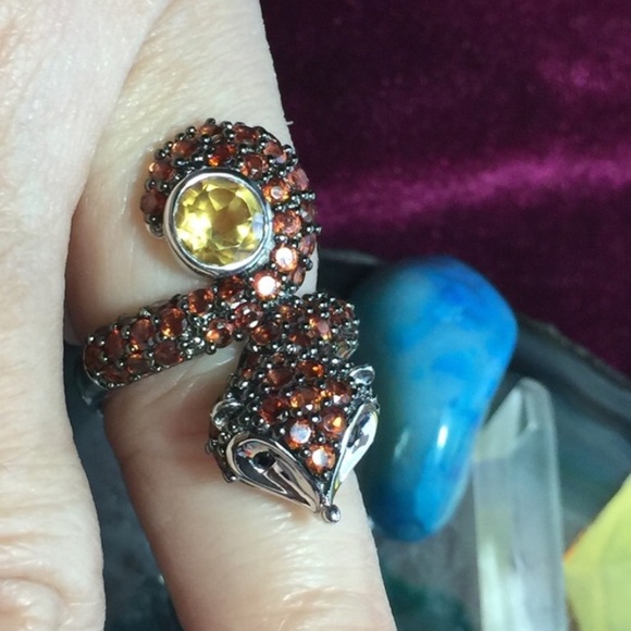 5⭐️. RARE GEMSTONES COVER THIS WONDERFUL FOX RING - Picture 6 of 8